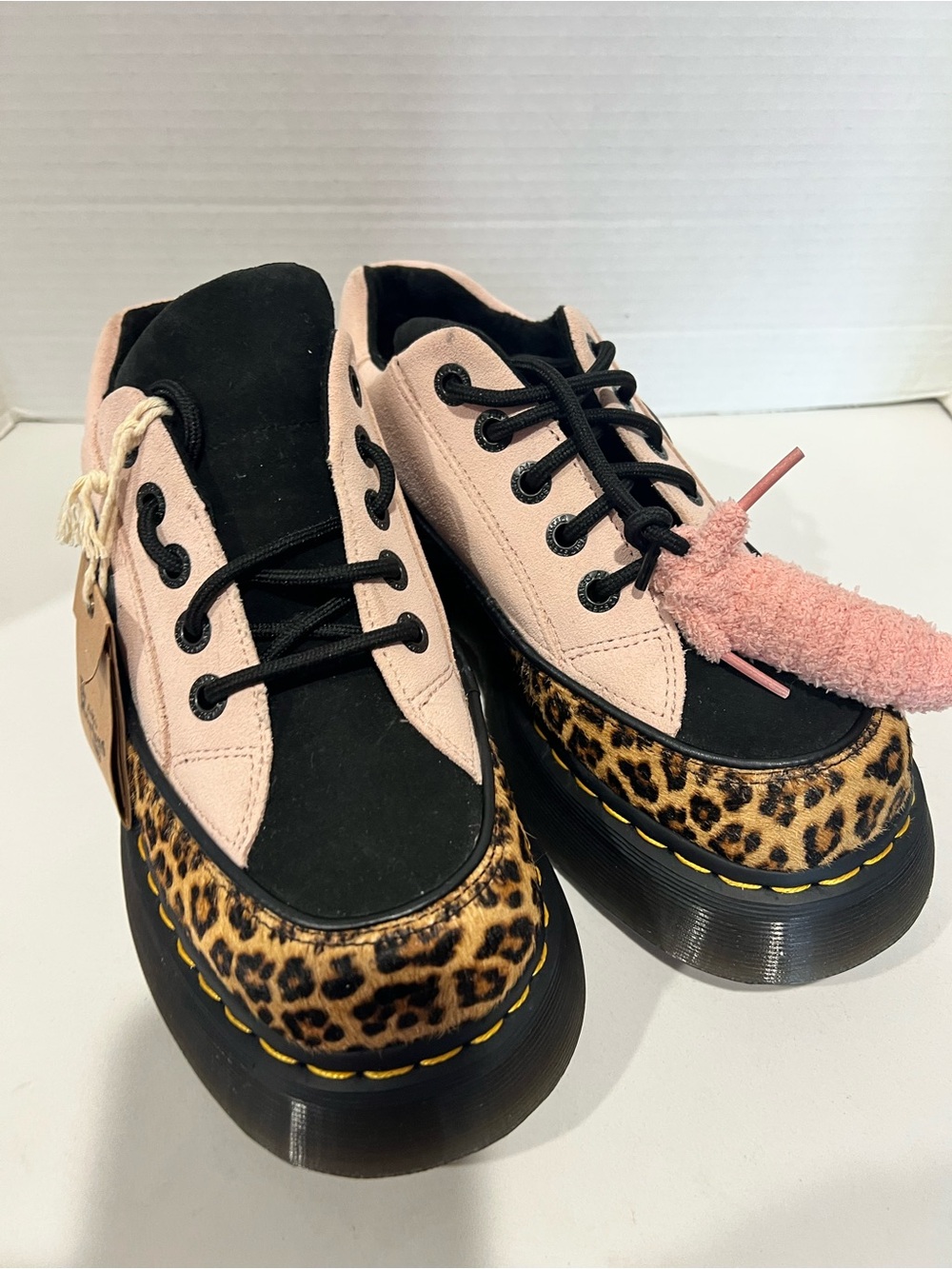 Dr. Martens Buzz 5-Eye powder pink suede With Leopard Print Women Size 7